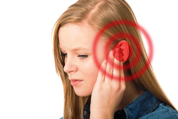 От чего может болеть ухо