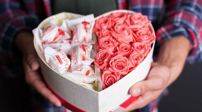 Каким подарком порадовать свою девушку 8 Марта