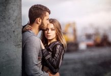 Признаки того, что парень не забыл бывшую