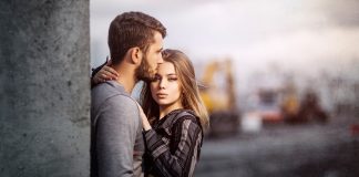 Признаки того, что парень не забыл бывшую