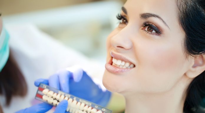 Имплантация зубов в СПб: что происходит на каждом этапе установки имплантатов и сколько времени занимают процедуры