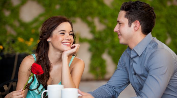 Сайты знакомств для серьезных отношений: почему найти вторую половинку легче в интернете, чем на работе или в ночном клубе