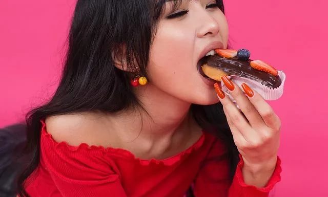 Как несколько кулинаров прошлого сделали эклер в его современном виде