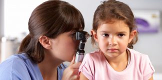 Каковы основные симптомы потери слуха в детском возрасте?