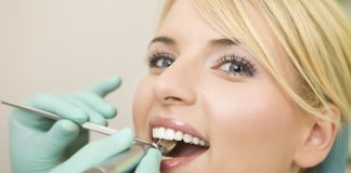 Профессиональная чистка зубов: почему использование щетки и пасты не дает полной очистки полости рта, насколько становится светлее эмаль после процедуры