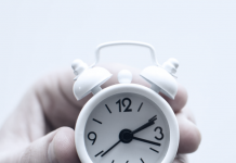 Опоздание на работу: определение и возможная ответственность