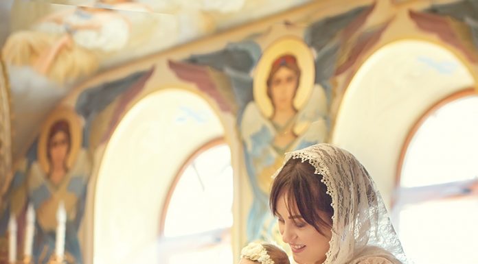 Покупка крестильной одежды в Киеве: крыжмы, рубашки, шапочки