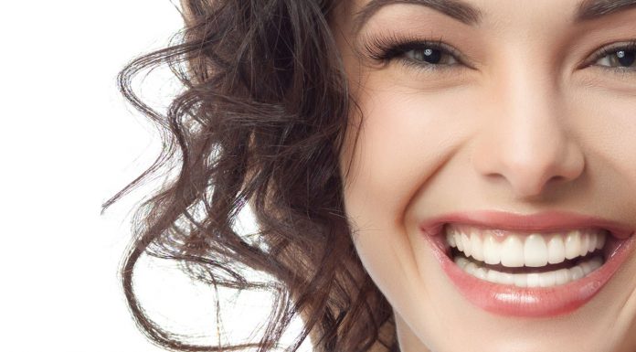 Коронки на зубы в Москве: в каких случаях их необходимо поставить, чем опасно промедление в установке коронок, из каких материалов их сегодня делают