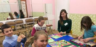 Стоит ли родителям присутствовать на уроке английского языка у дошкольников