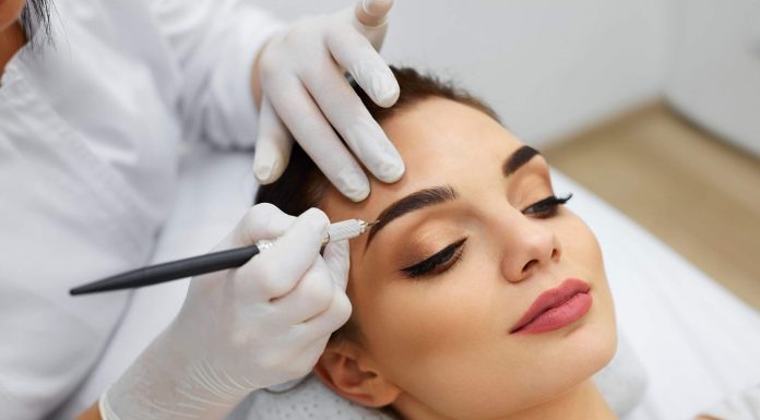 Что учитывают при введении пигмента в кожу мастера перманентного макияжа