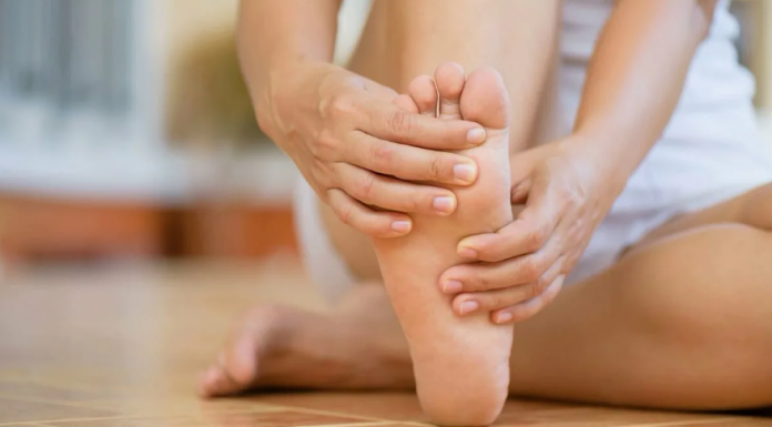 Какие заболевания сопровождаются ощущением жжения в стопах