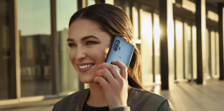 Где можно найти АКБ для телефона Motorola и другие запчасти