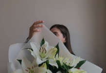 Благоухание светских элит: искусство цветочных аранжировок знаменитостей