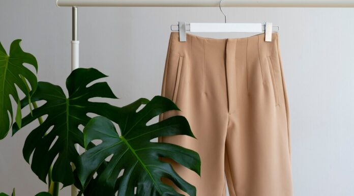 Женские брюки делового стиля: базовые модели, которые должны быть в гардеробе каждой женщины