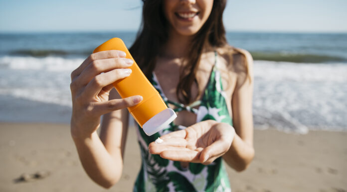 Солнцезащитные средства для тела: почему их использование обязательно