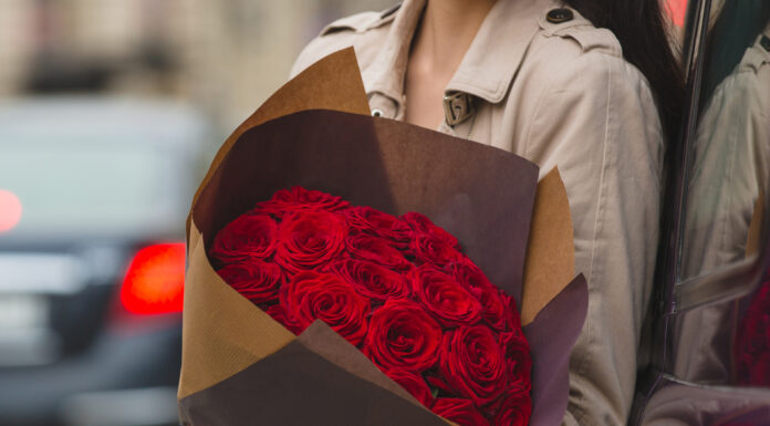 Что означает букет из 101 розы и в каких случаях его стоит дарить девушке