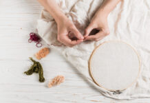 Вышивка в интерьере: тренд, преображающий пространство