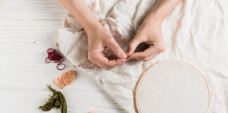 Вышивка в интерьере: тренд, преображающий пространство